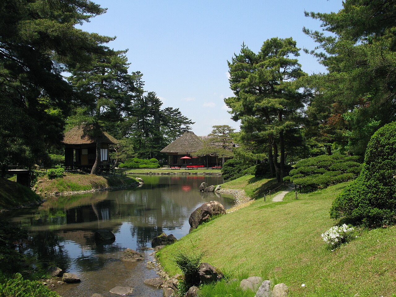 会津松平氏庭園・御薬園の池と庭