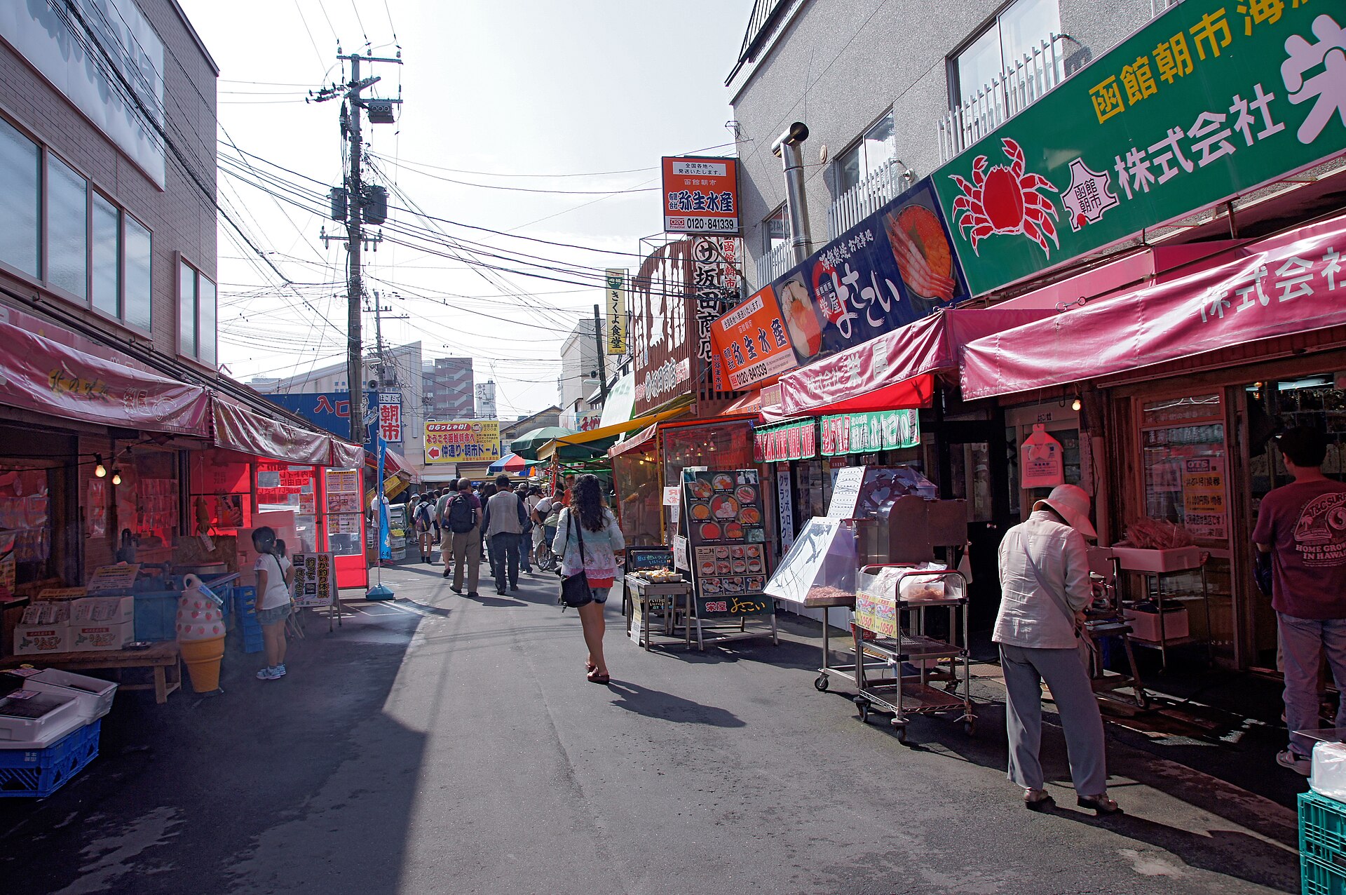 函館朝市の店が並ぶ通り（撮影当時）
