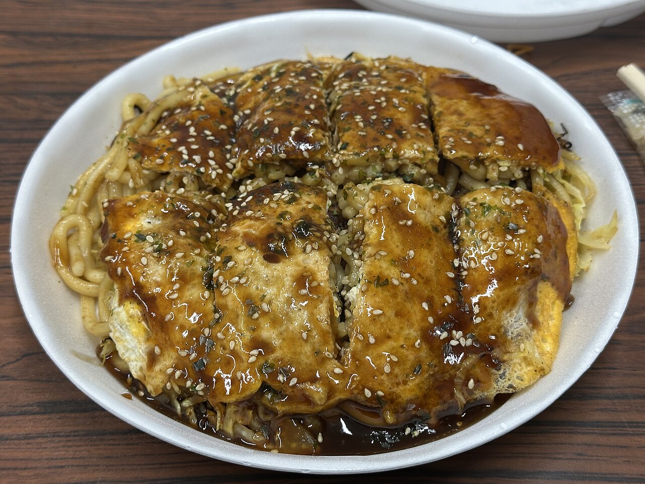 広島風お好み焼き(うどん入り、2026年撮影)