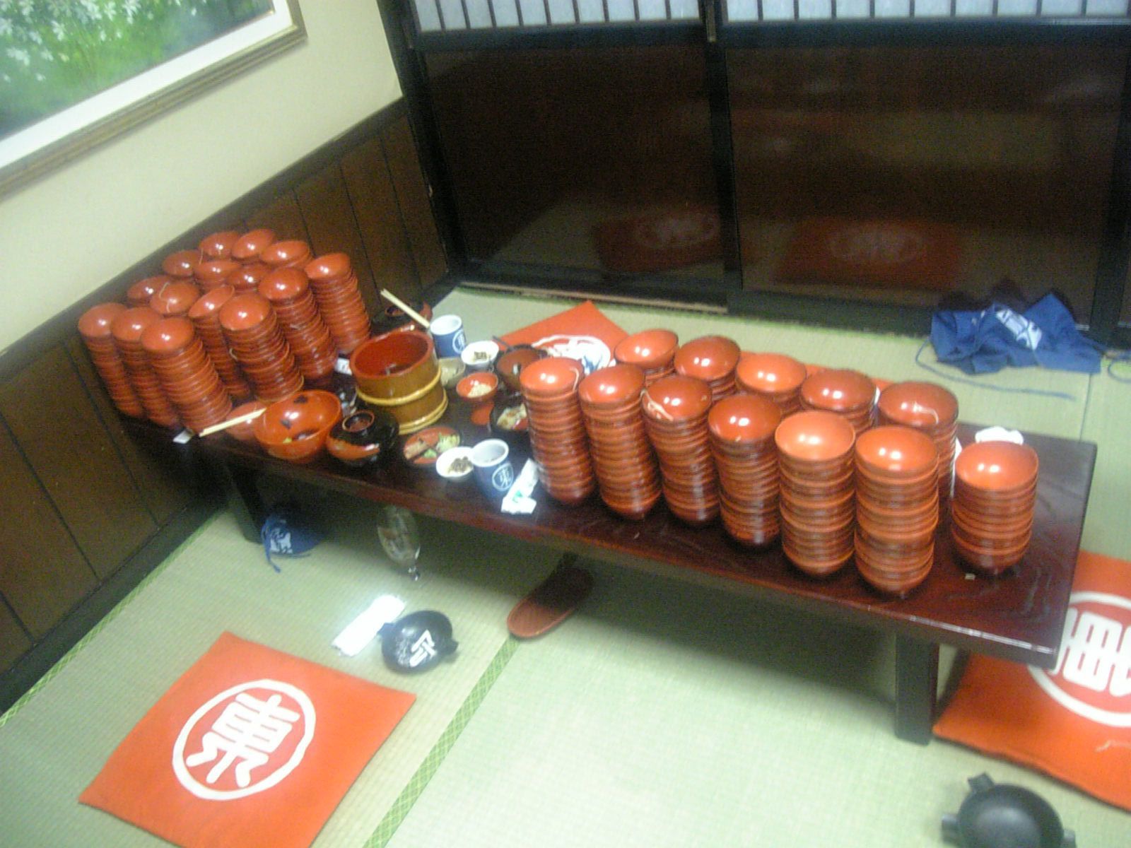 盛岡のわんこそばの空き椀。店舗・料金・体験方法は訪問日に確認