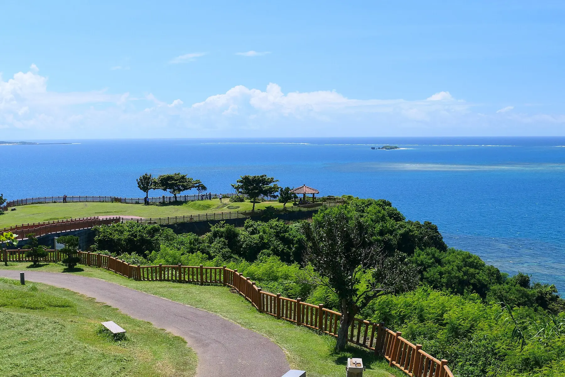 知念岬公園から望む海（撮影当時）
