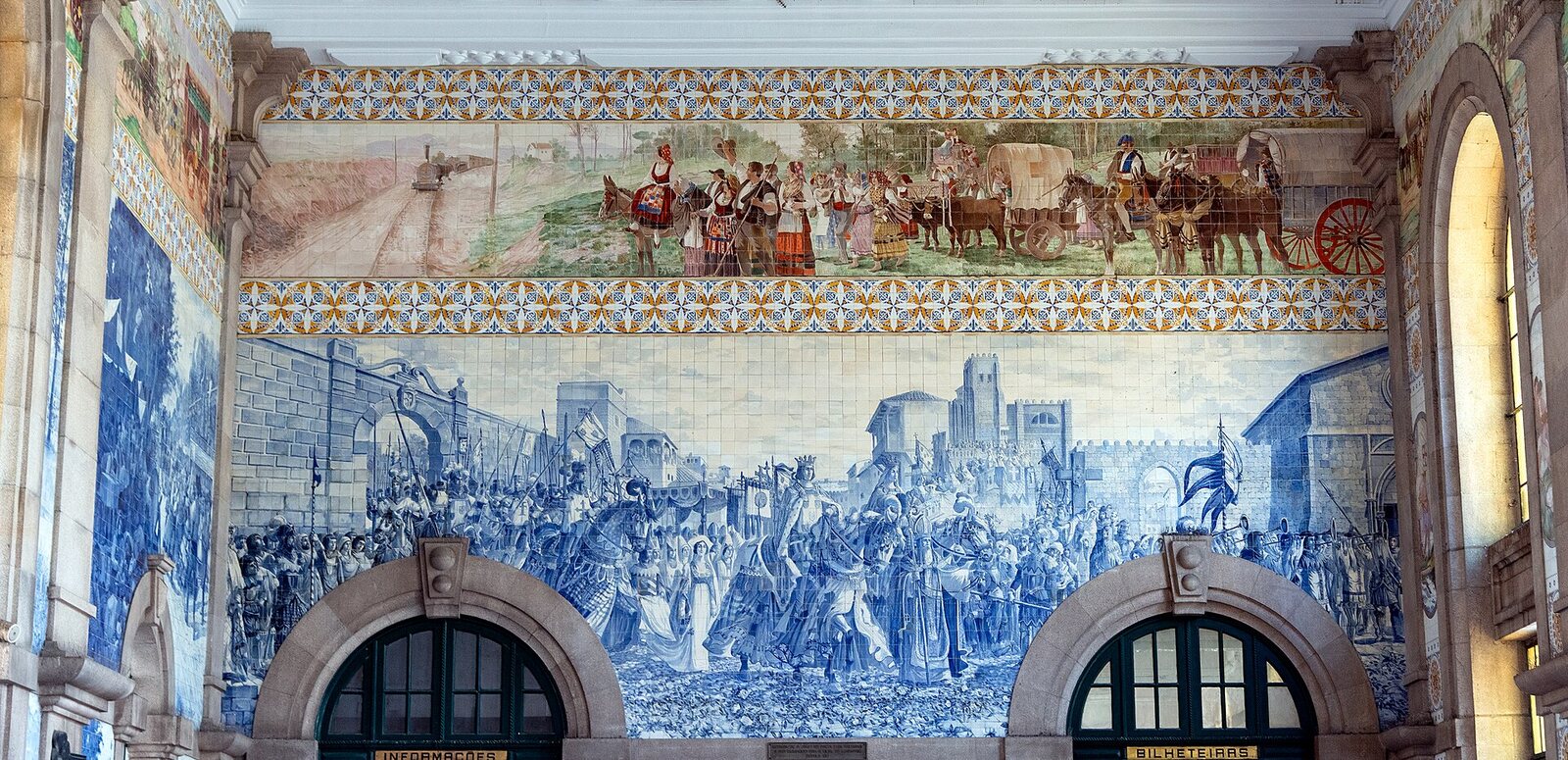 サン・ベント駅構内の青い歴史画タイル