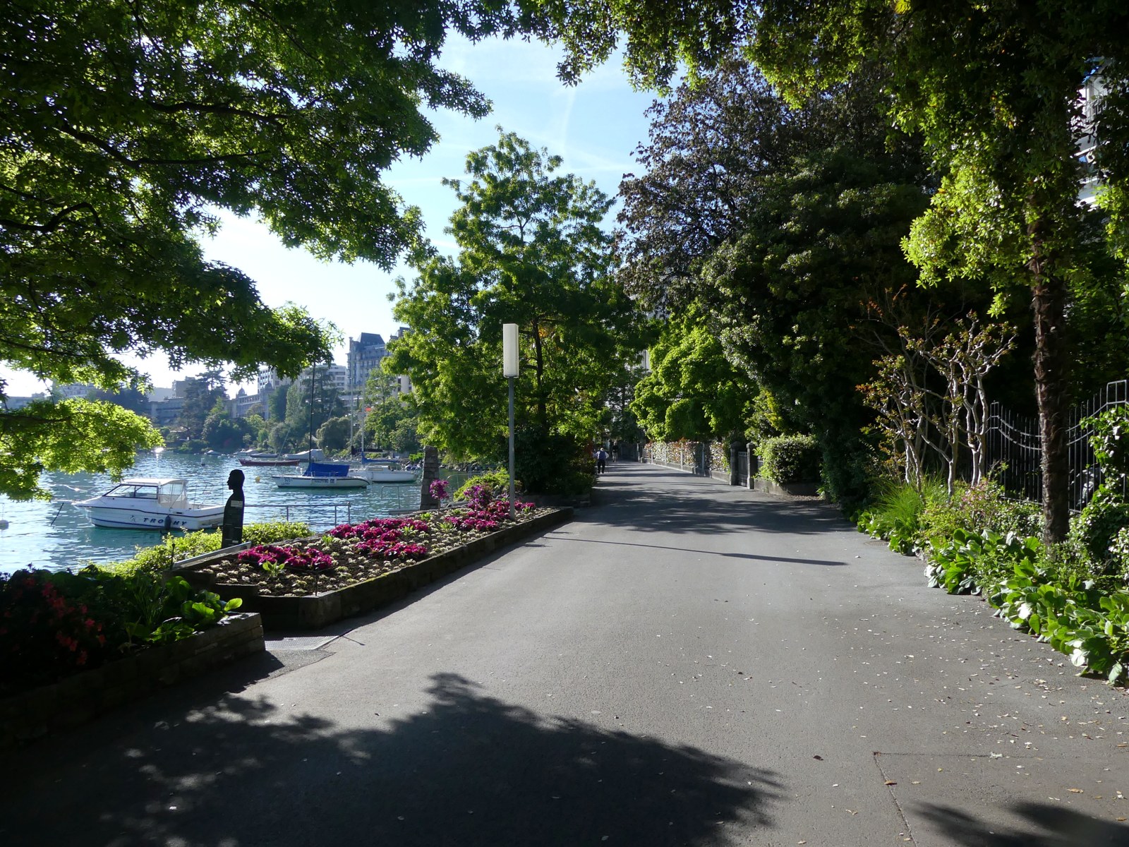 モントルーの湖畔遊歩道、Quai des Fleurs